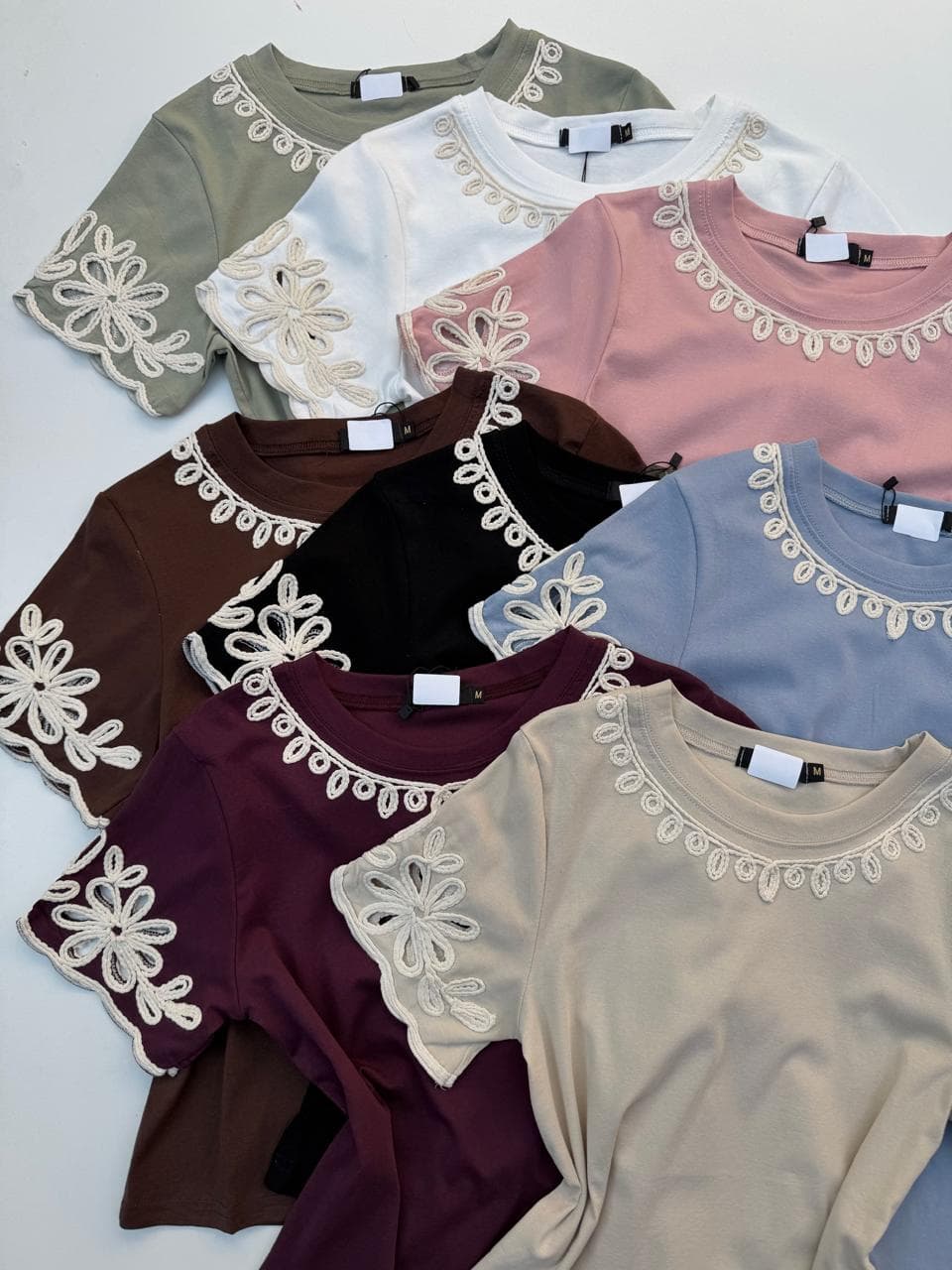 BLUSA FLOR BORDADA