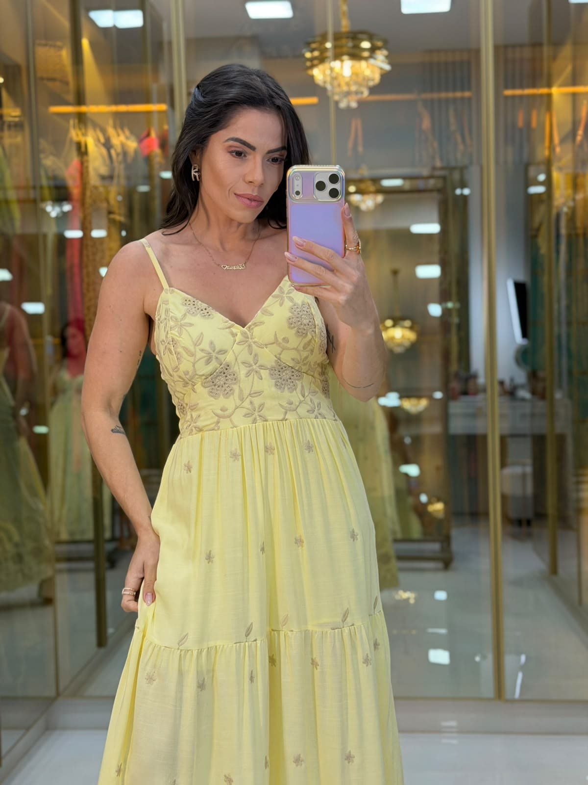 VESTIDO COM BORDADO