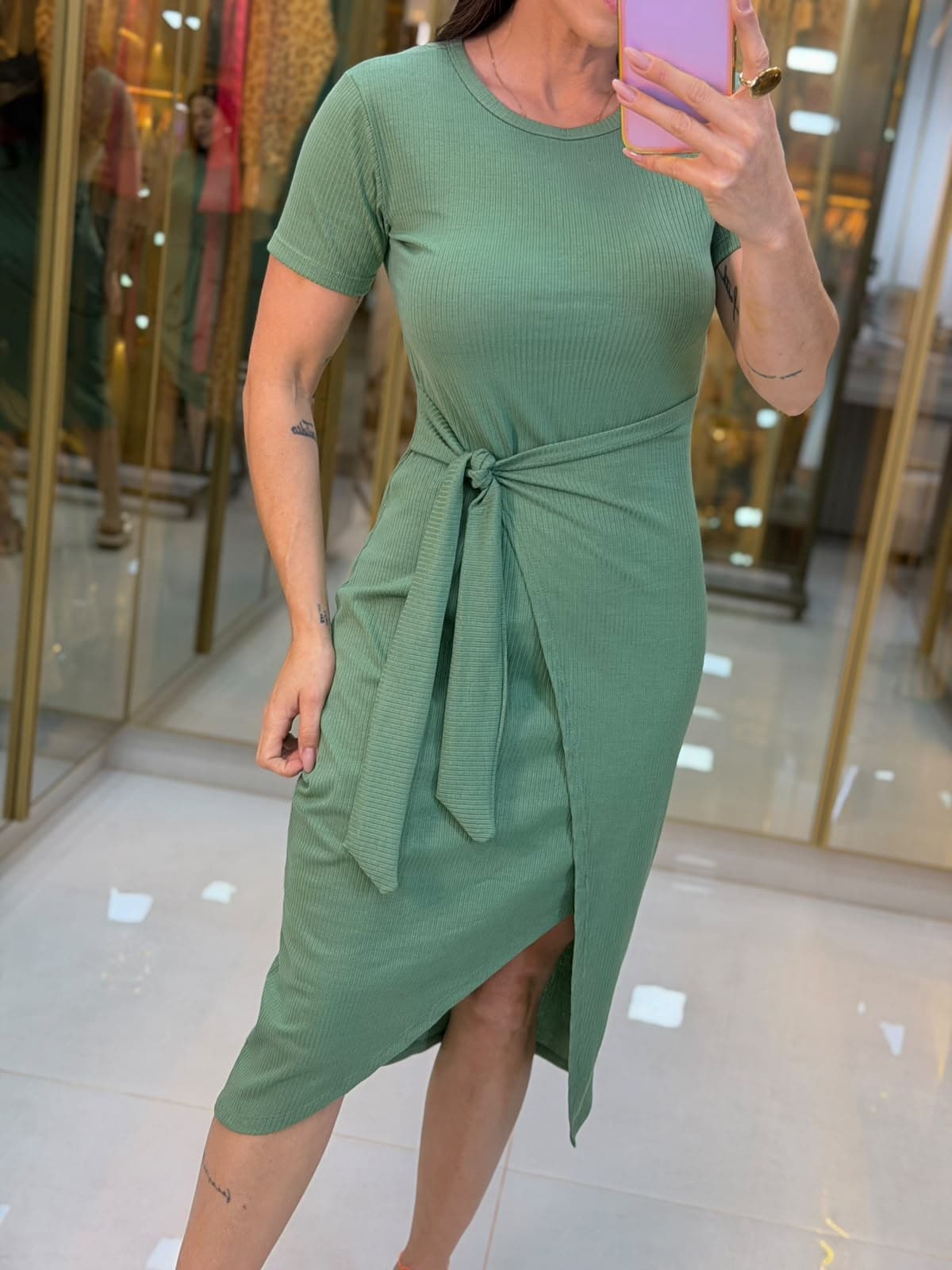 VESTIDO ENVELOPE CANELADO