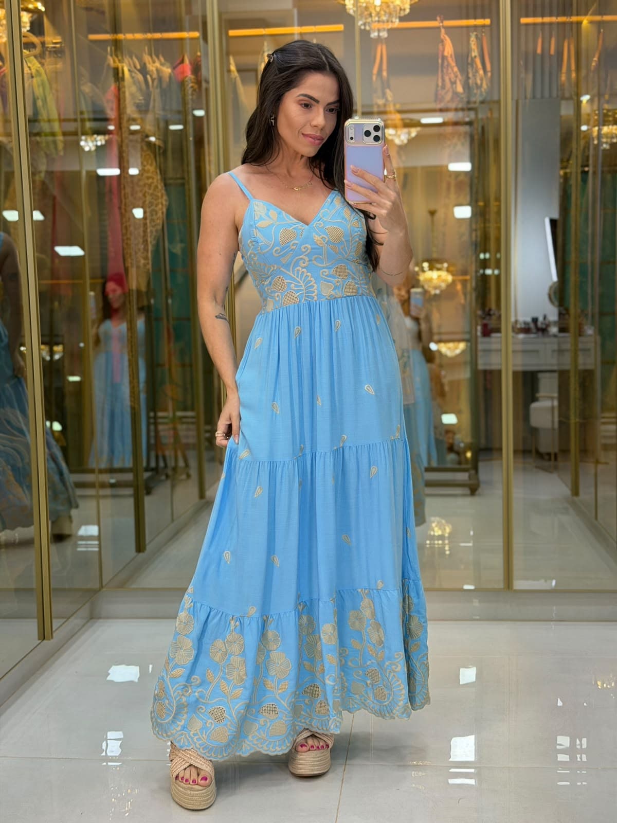 VESTIDO COM BORDADO