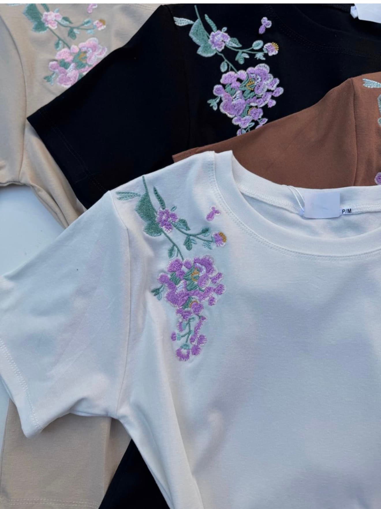 BLUSA BORDADA FLOR