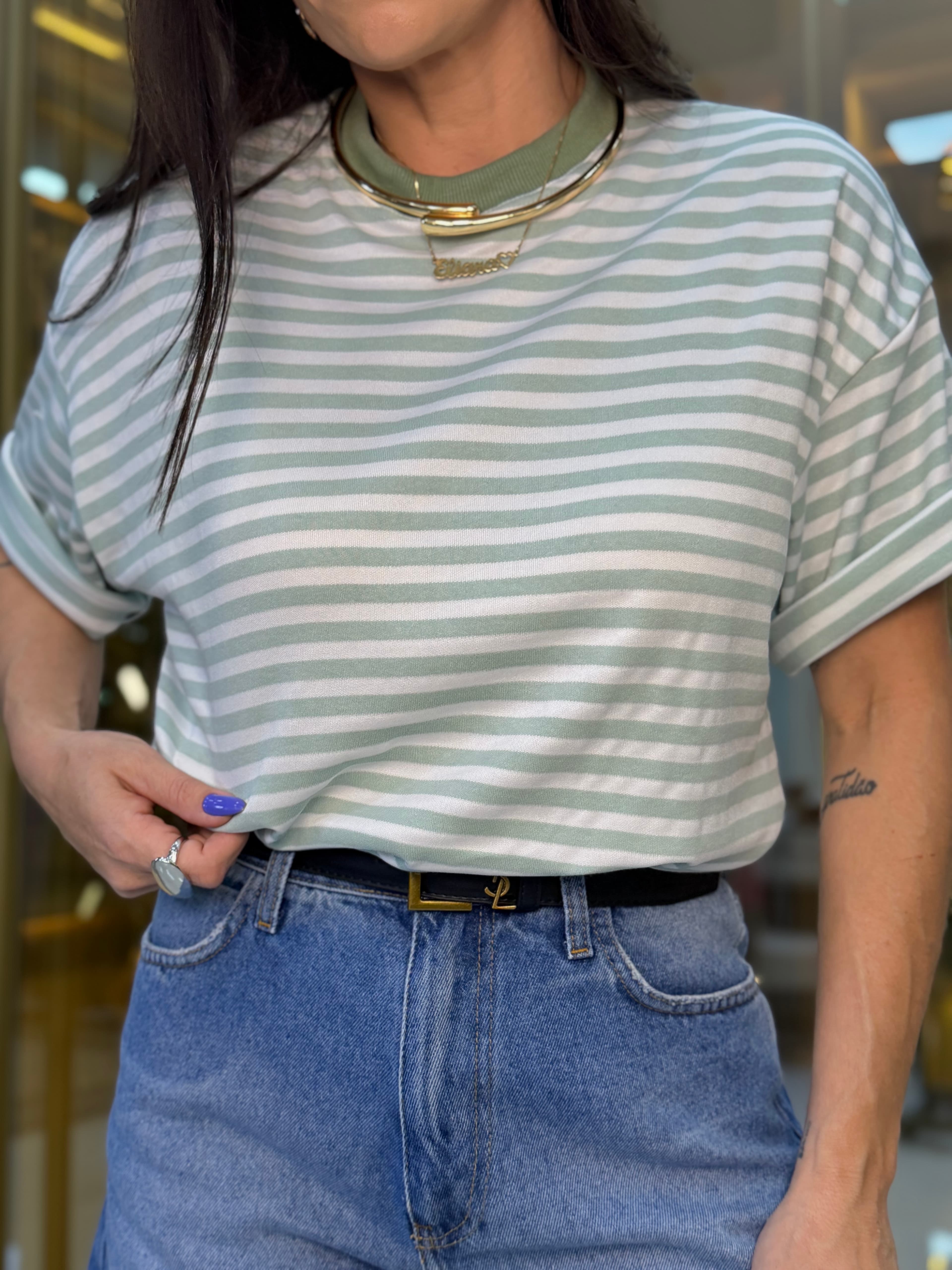 T-SHIRT OVER